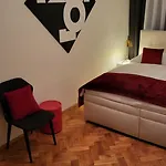 Premium - Free Massages From Physiotherapists Apartman
