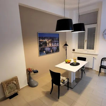 Premium - Free Massages From Physiotherapists Apartmán Praha