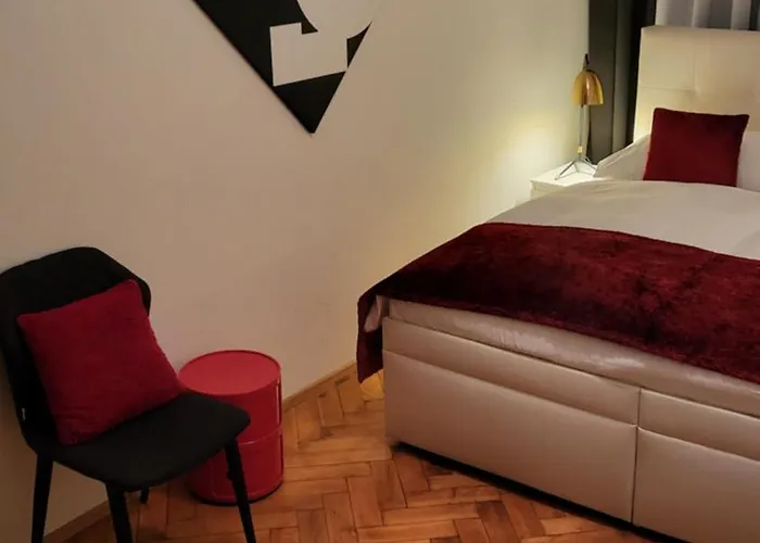 Premium - Free Massages From Physiotherapists Apartment